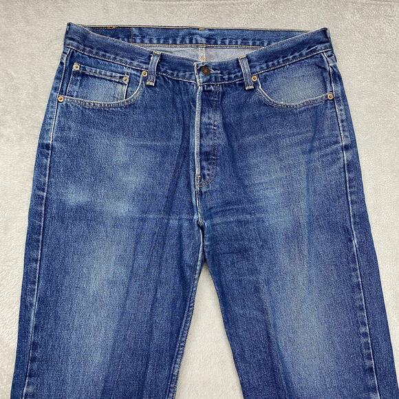 Levis 582 Jeans Mens 36 Button Fly Medium Wash Distressed 29 Inseam Vintage - Picture 2 of 13